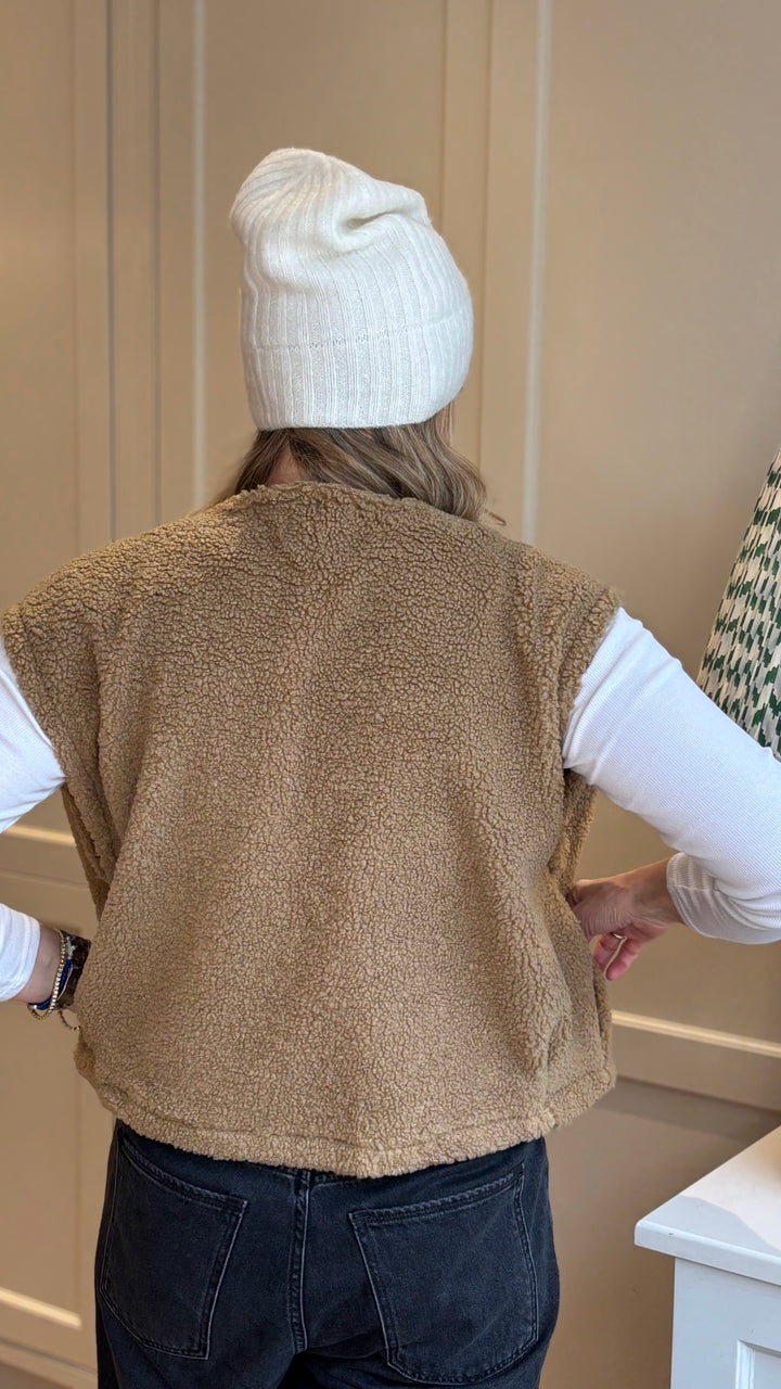 Boxy Fleece Caramel Gilet-Jackets & Coats-LNH Edit