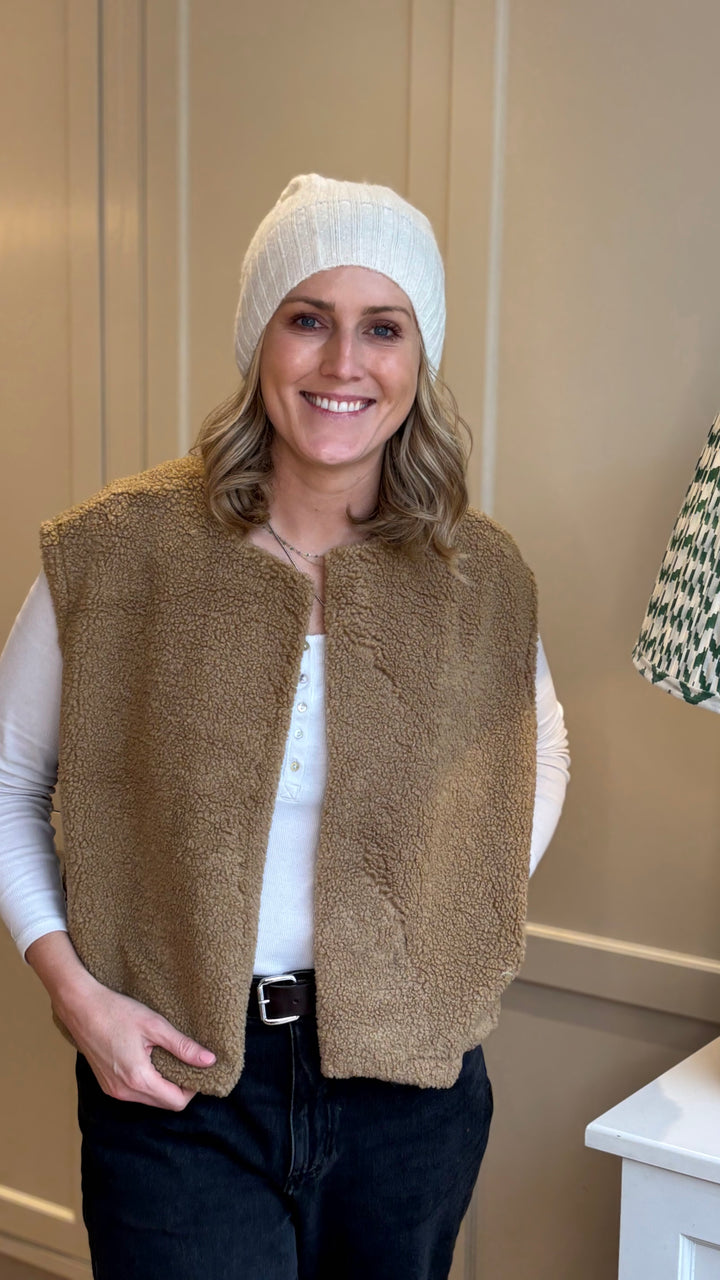 Boxy Fleece Caramel Gilet-Jackets & Coats-LNH Edit