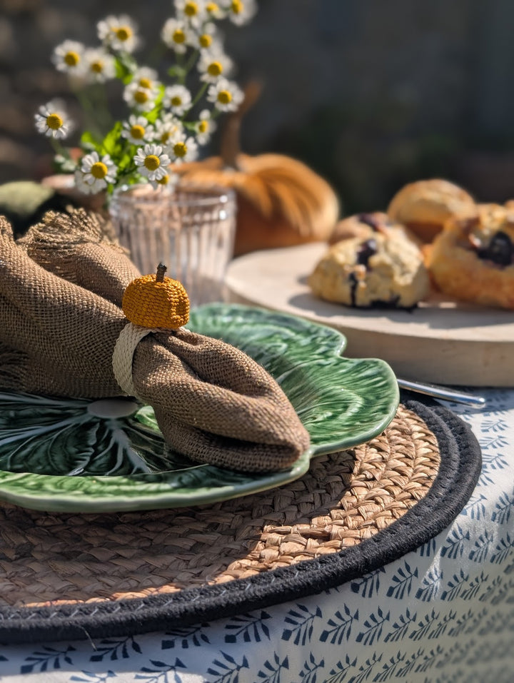 Round Water Hyacinth Placemat Black Rim