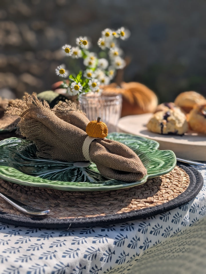 Round Water Hyacinth Placemat Black Rim