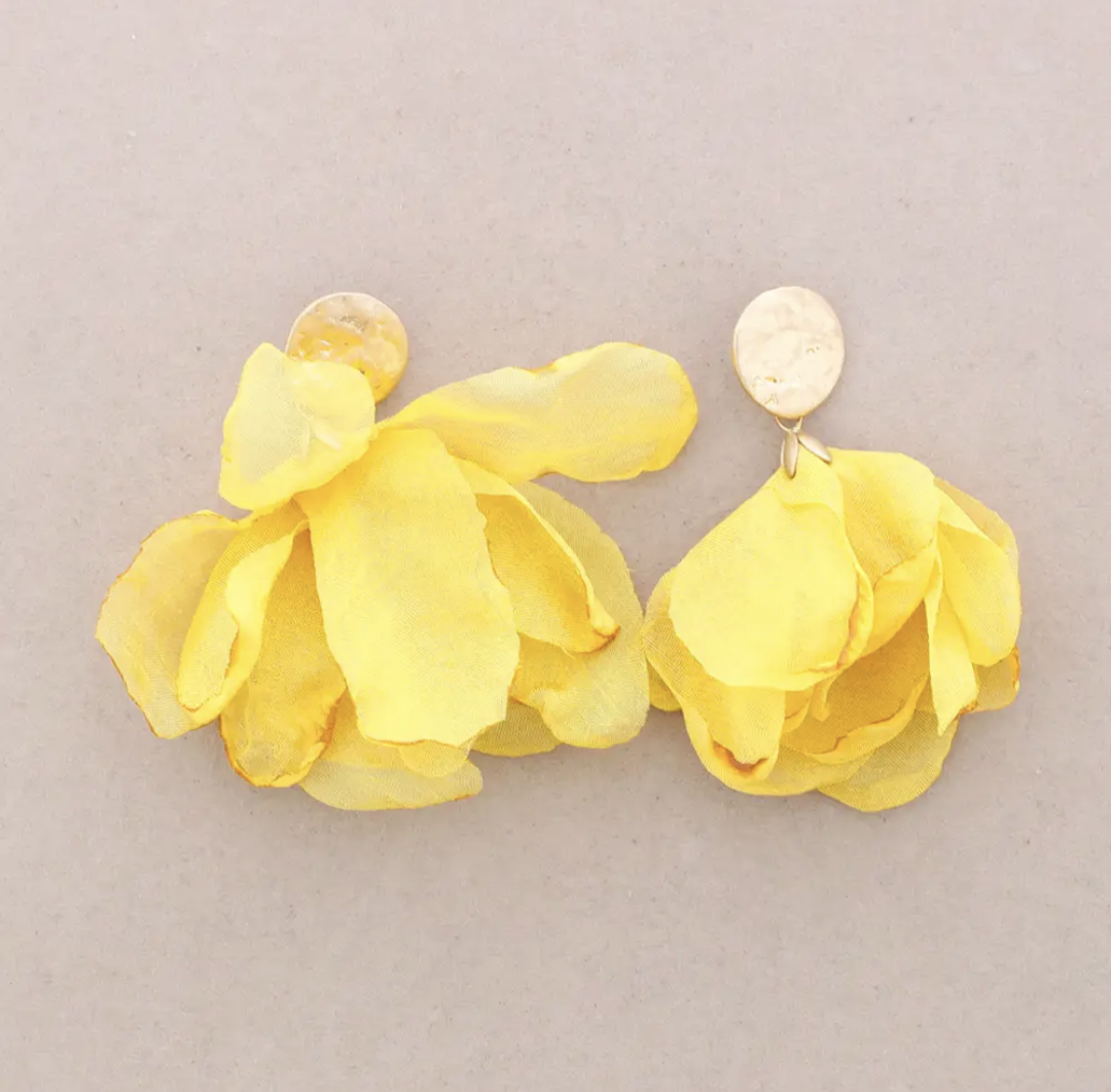 Fabric flower medal earrings Yellow