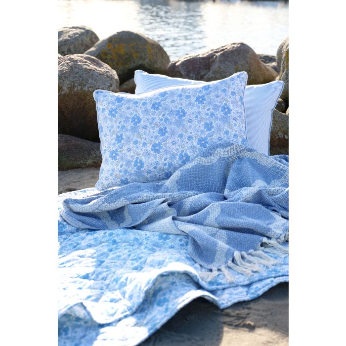 Aix Blue Cloud cotton throw