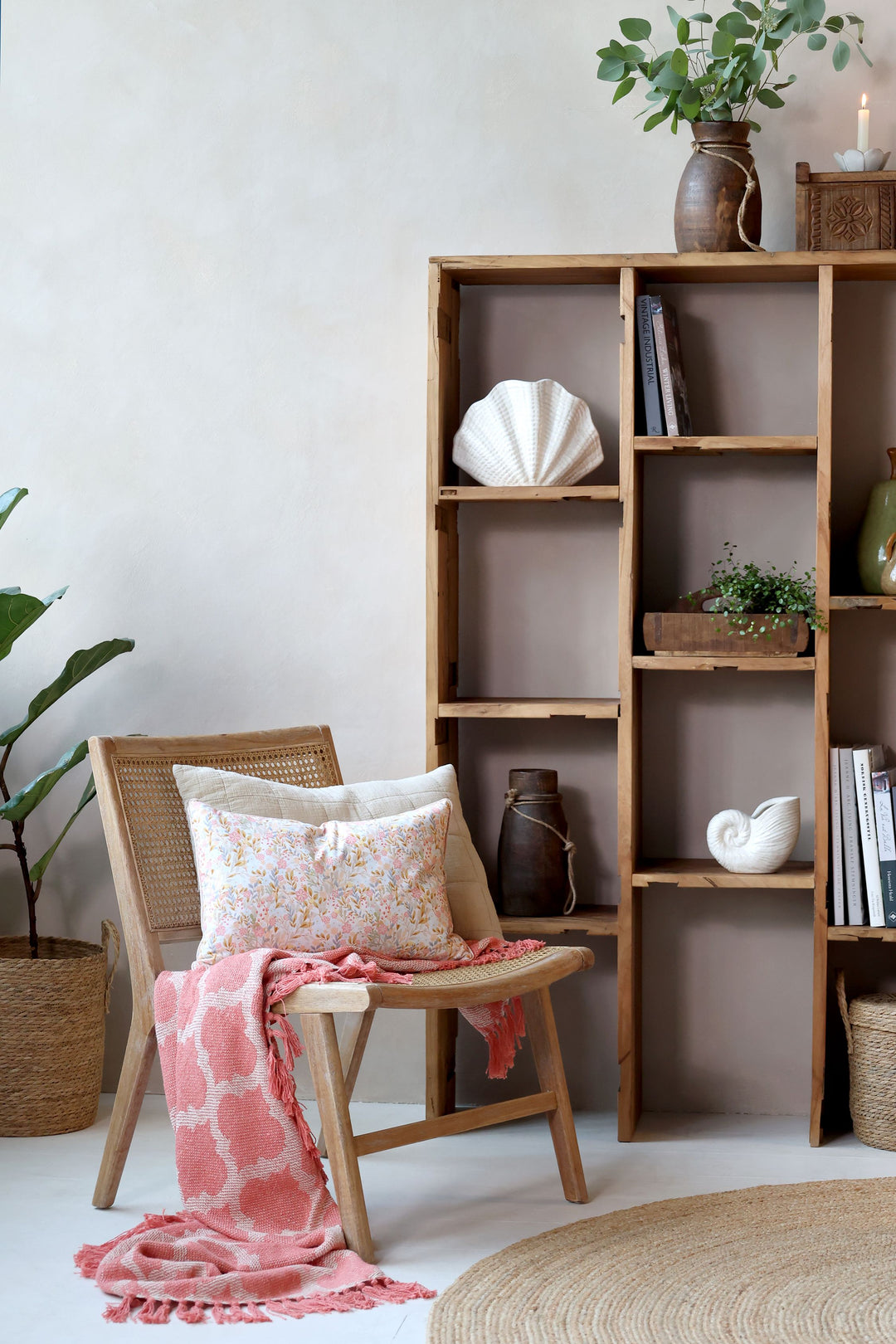 Aix Rasberry cotton throw