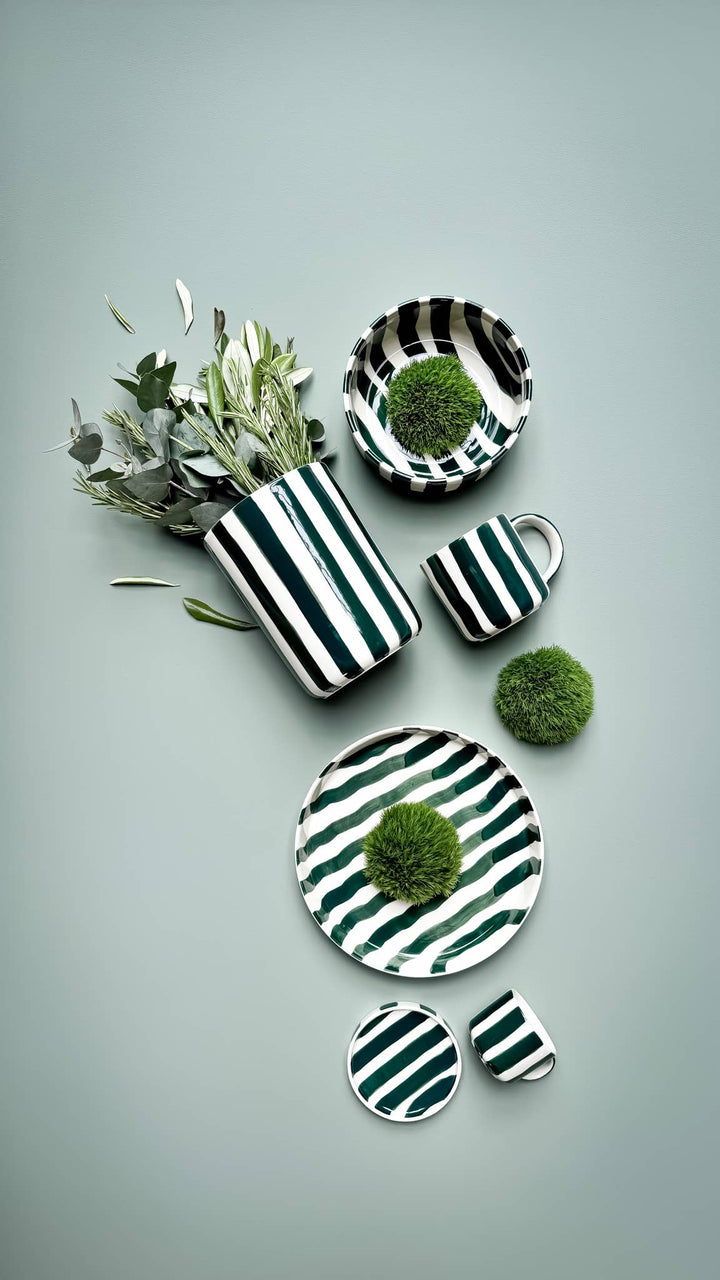 Vase Stripes - gentle green