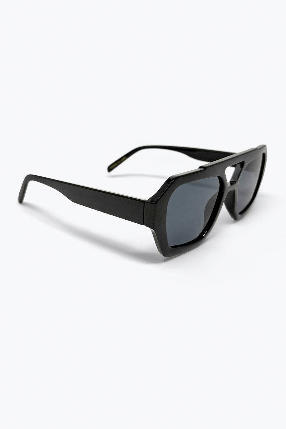 Black Geometric Frame Fashion Sunglasses for Women: BLACK / ONE