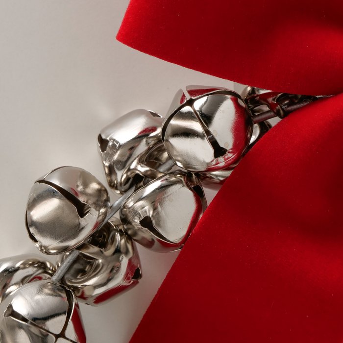 Silver Bell Wreath 20cm