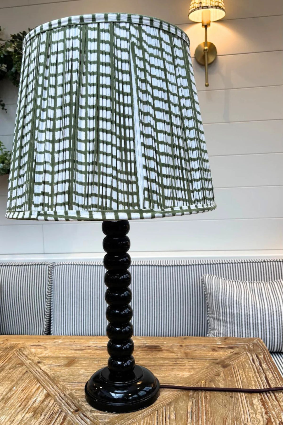 Hand-painted tall black bobbin lamp base with glossy finish, 42.5cm – LNH Edit.