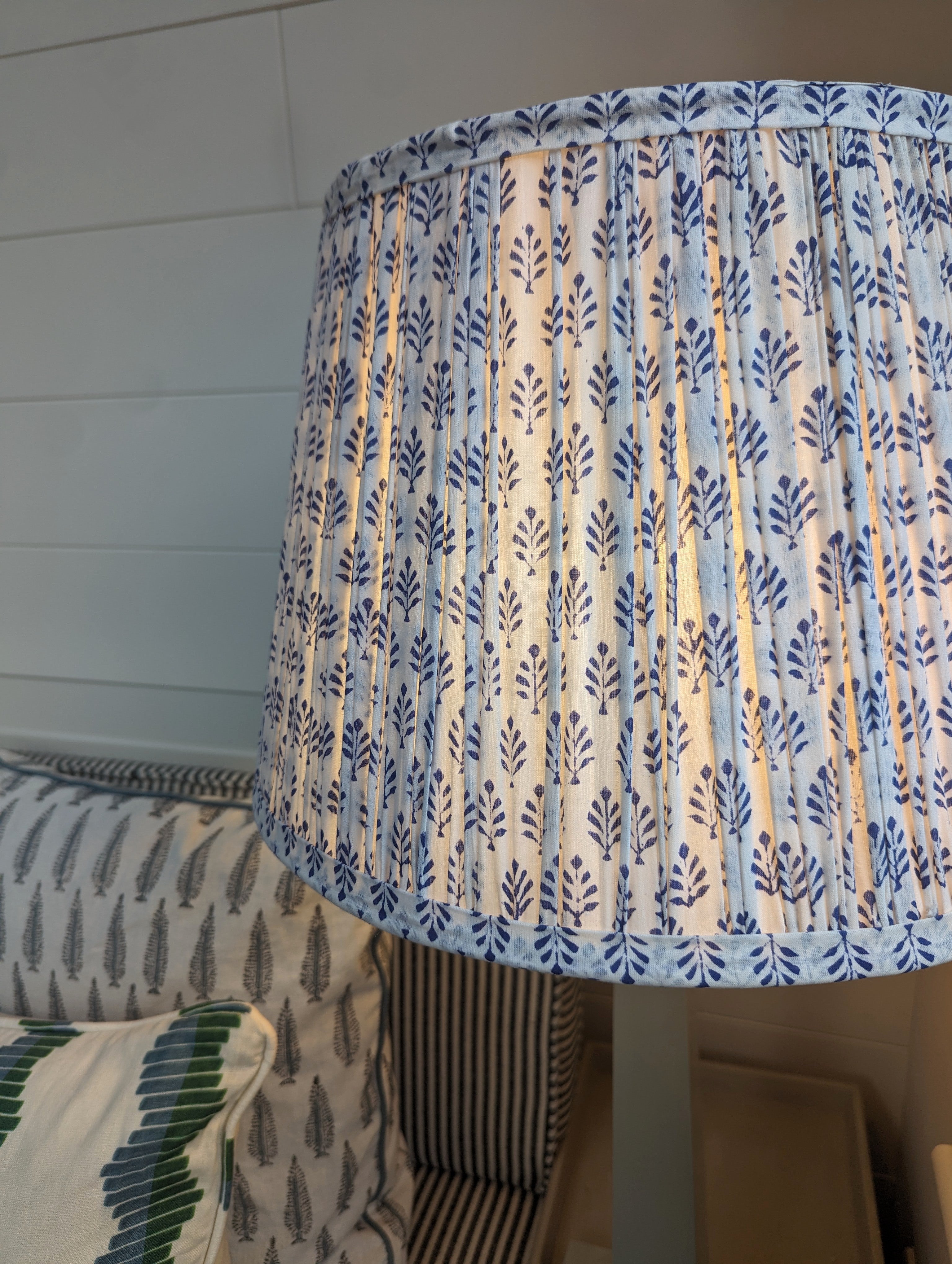【美品】ENFOLD 24年製 LAMPSHADE SKIRT ライトブルー Sofia Blue Empire Pleated Lampshade - LNH Edit