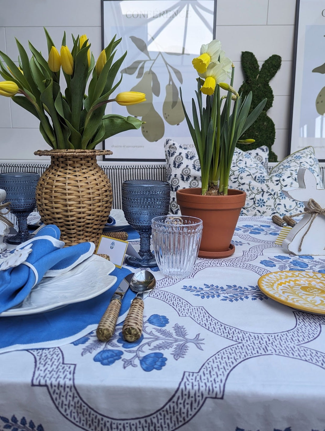 Beth Round Blue Tablecloth