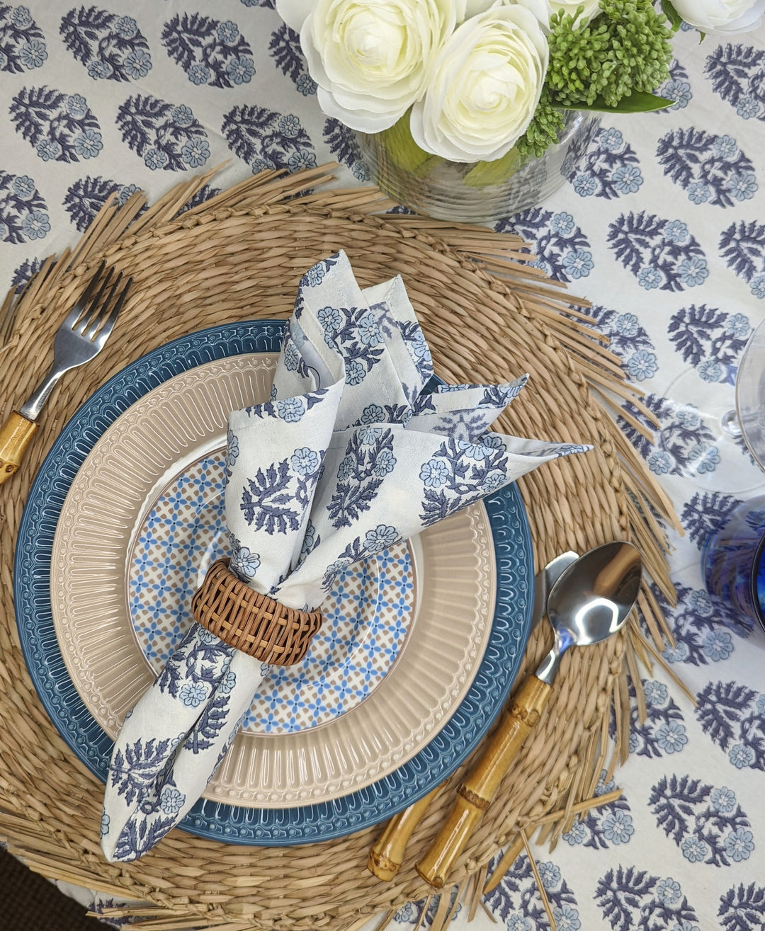 Pia White/ Blue Round Tablecloth