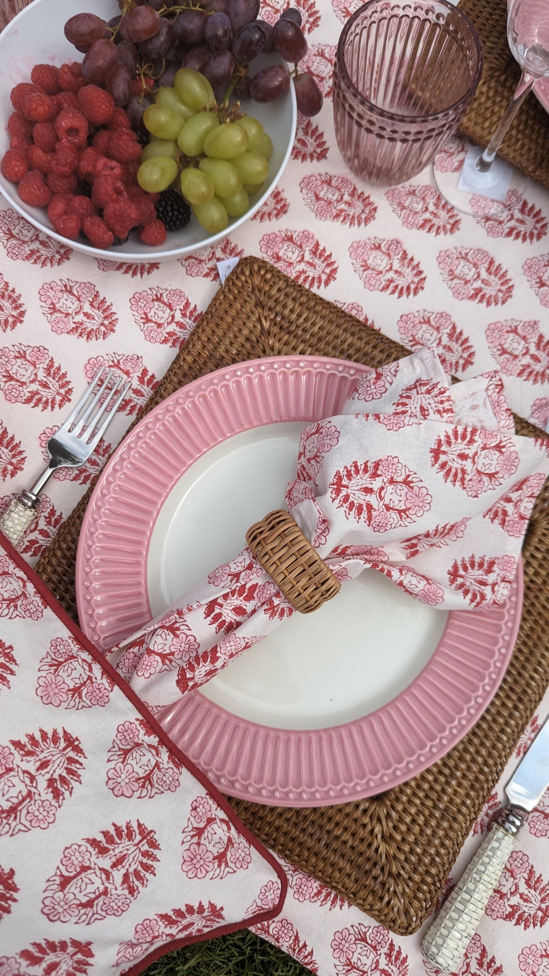 Pia Pink Round Tablecloth-Tablecloths-LNH Edit