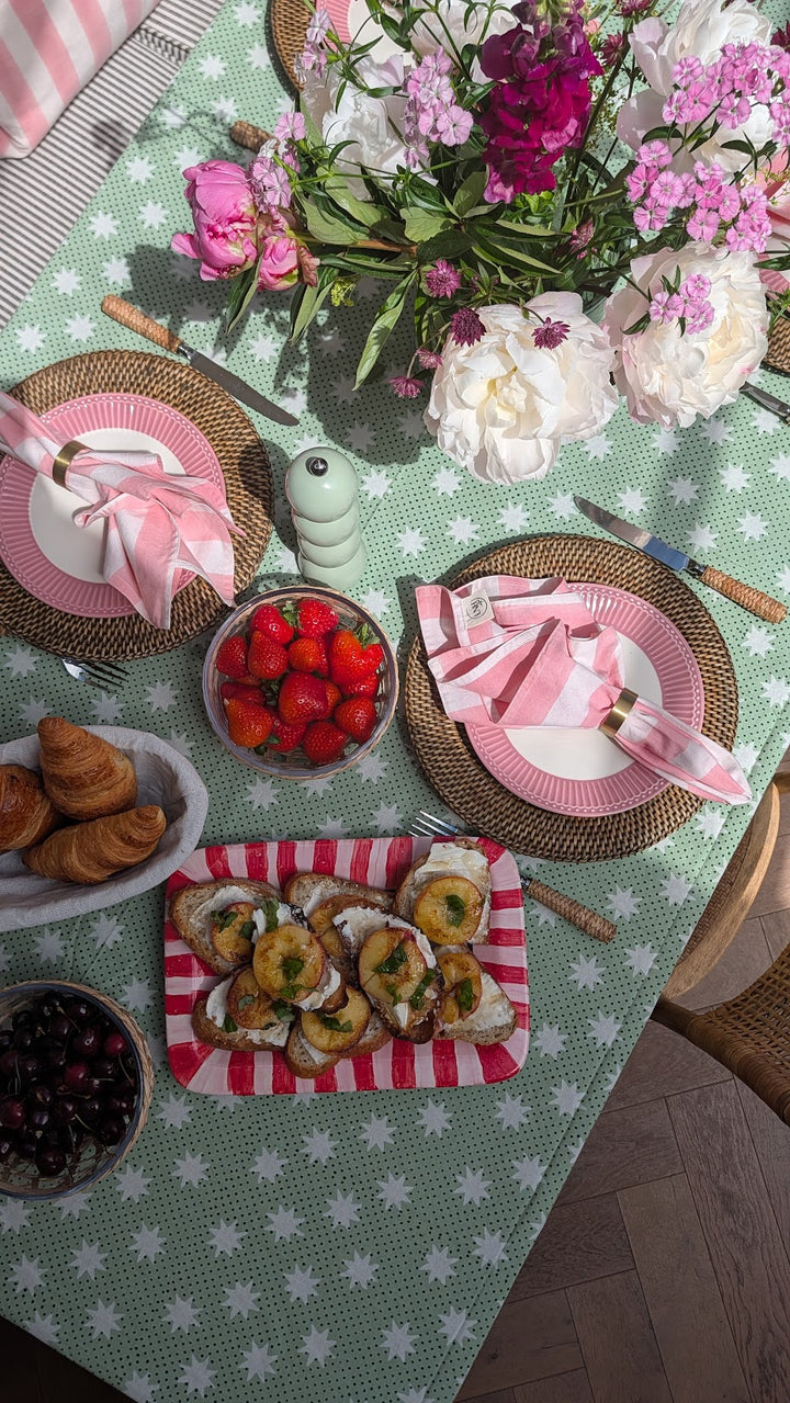 Mistletoe Rectangle Tablecloth