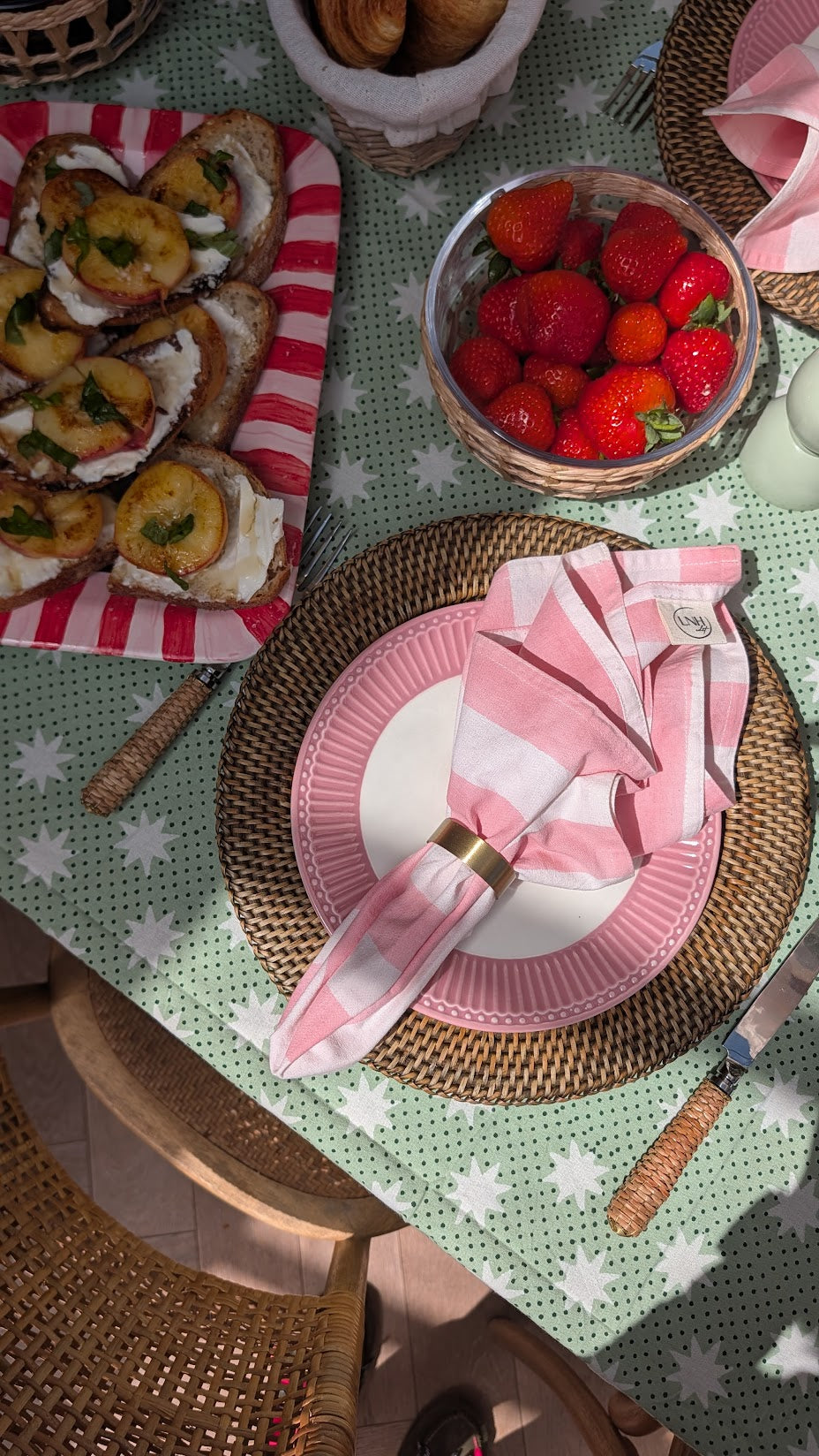 Mistletoe Rectangle Tablecloth