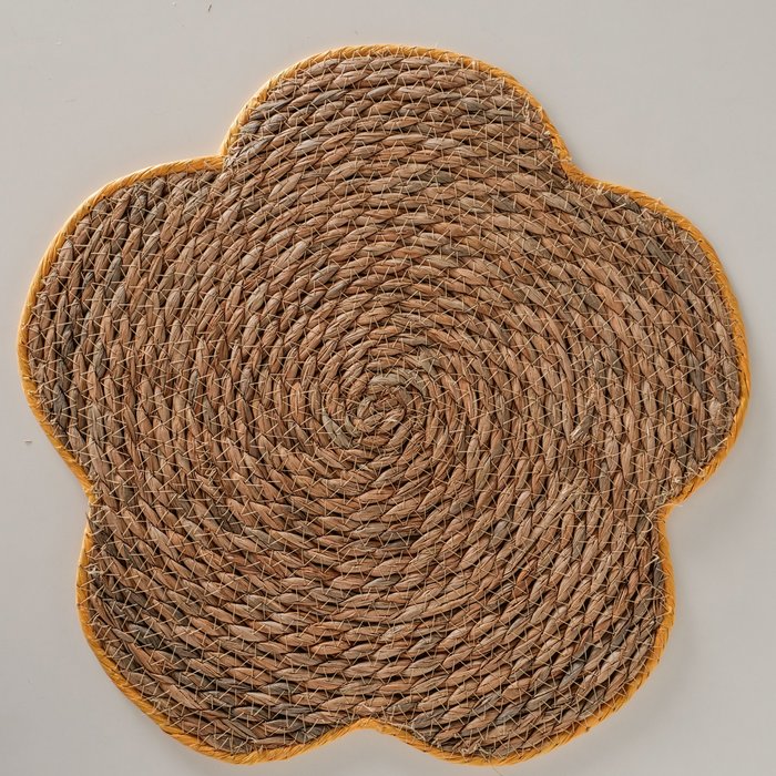 Flower shaped seagrass Placemat, Pink and Yellow