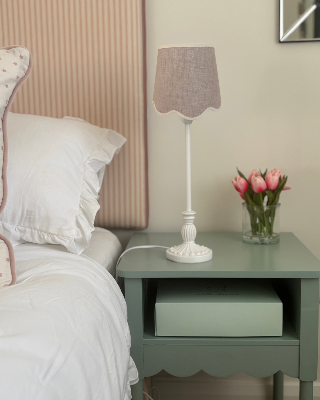 Scallop linen cream trim Lampshade-Lampshades-LNH Edit