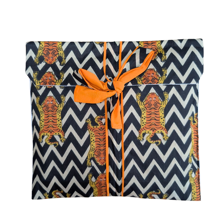 Black Zig Zag Tiger Pyjama Set, Long