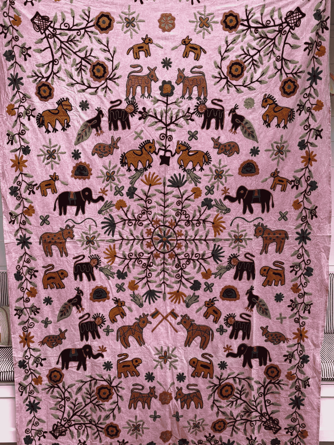 Suzani 064, Animal Pink
