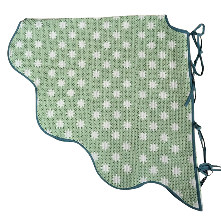 Mistletoe Quilted Christmas Tree Skirt
