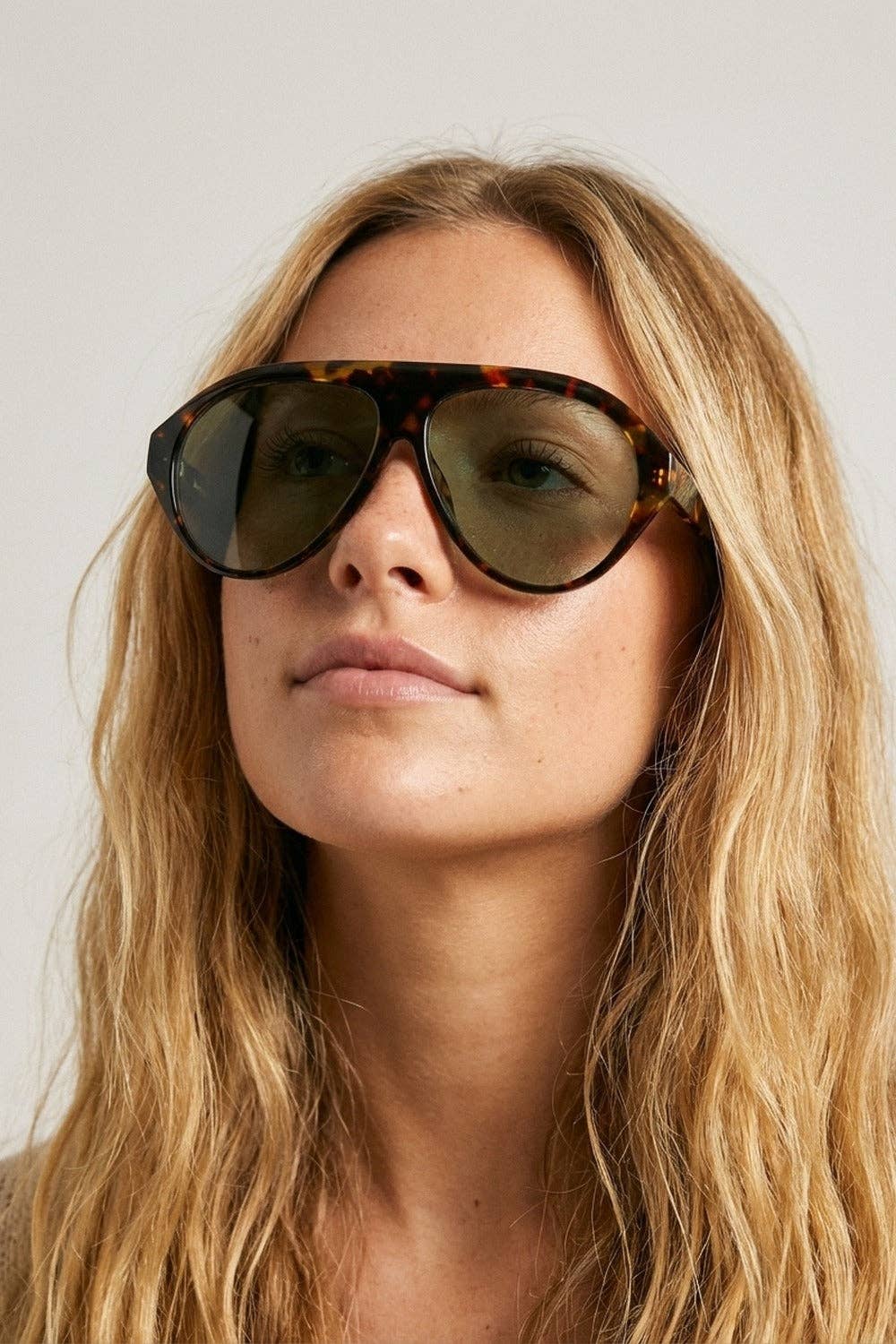 Tortoise Aviator Sunglasses with Green Lenses: GREEN / ONE--LNH Edit