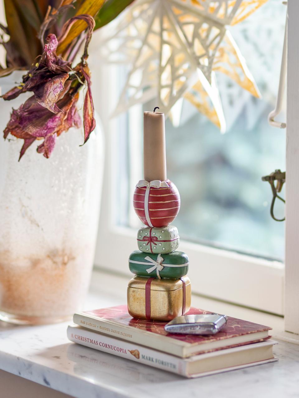 4 Presents Stacked Candle holder