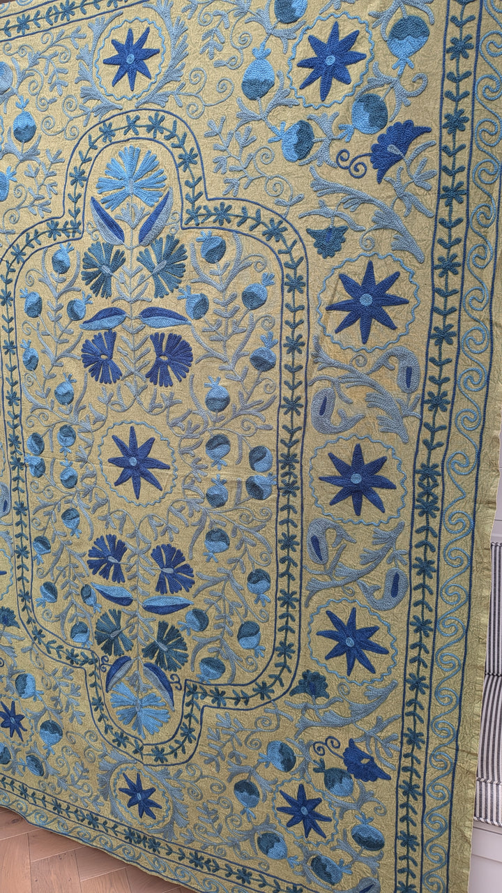 Suzani 072, Seaside