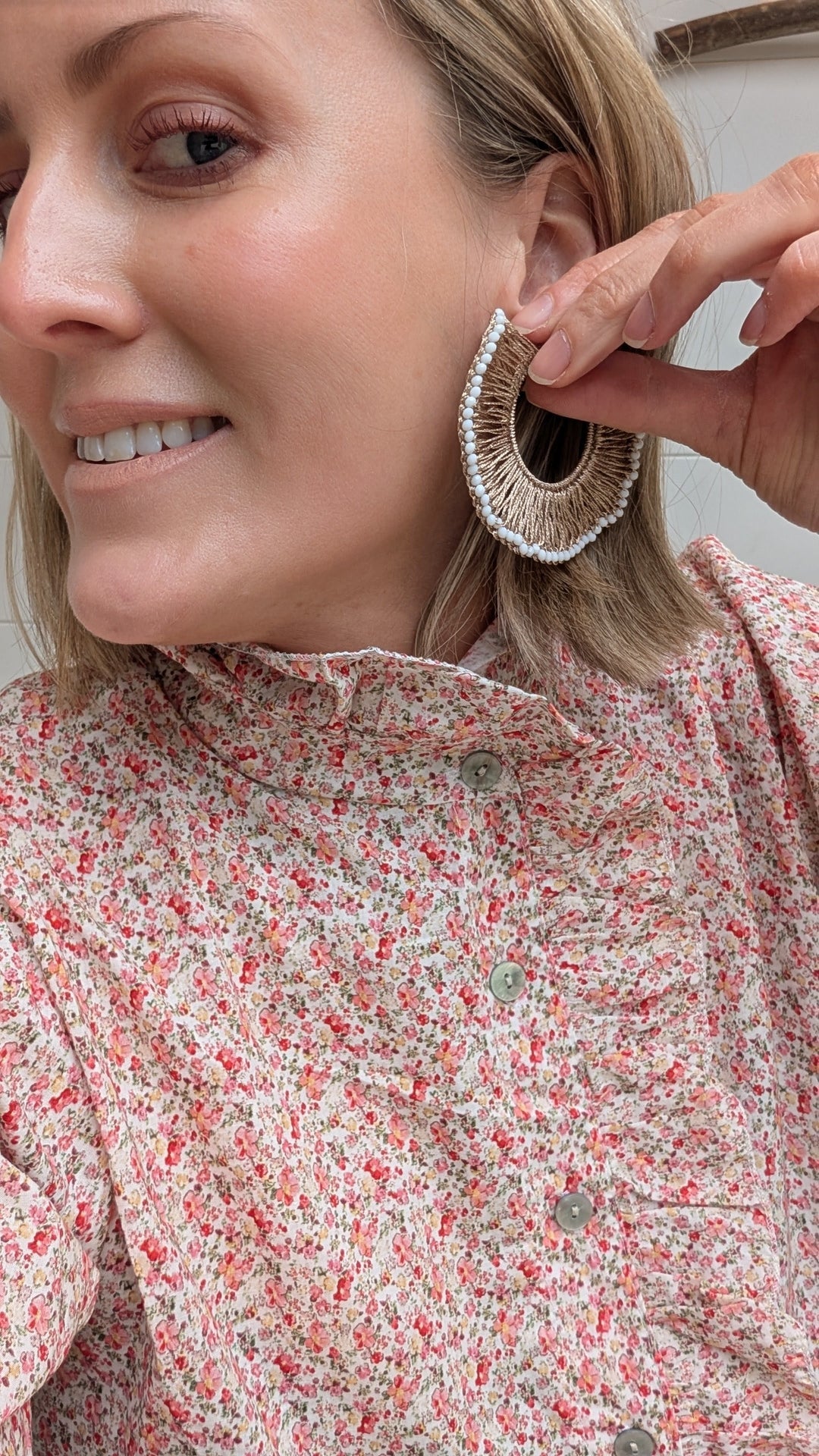 Faceted Crystal Woven Thread Hoop Earrings: Gold
