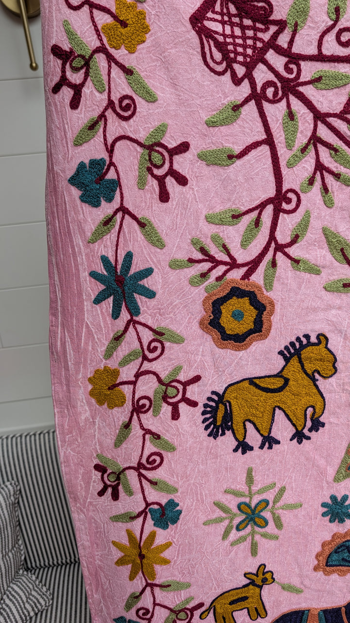 Suzani 064, Animal Pink
