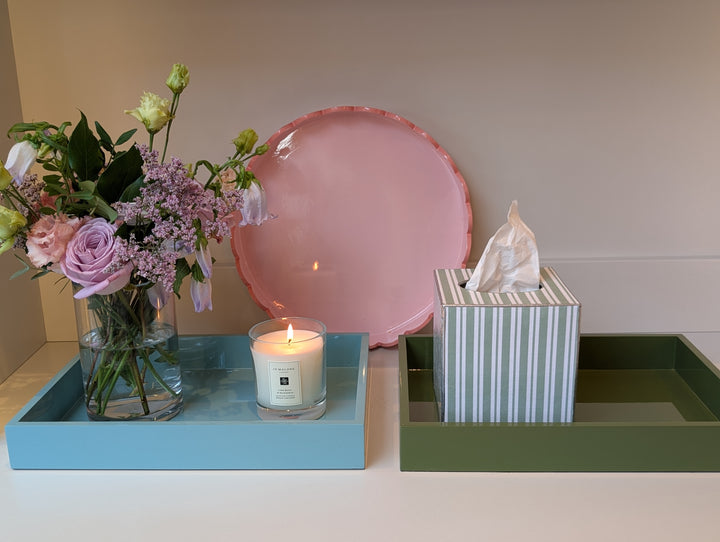 Pink round wavy tray