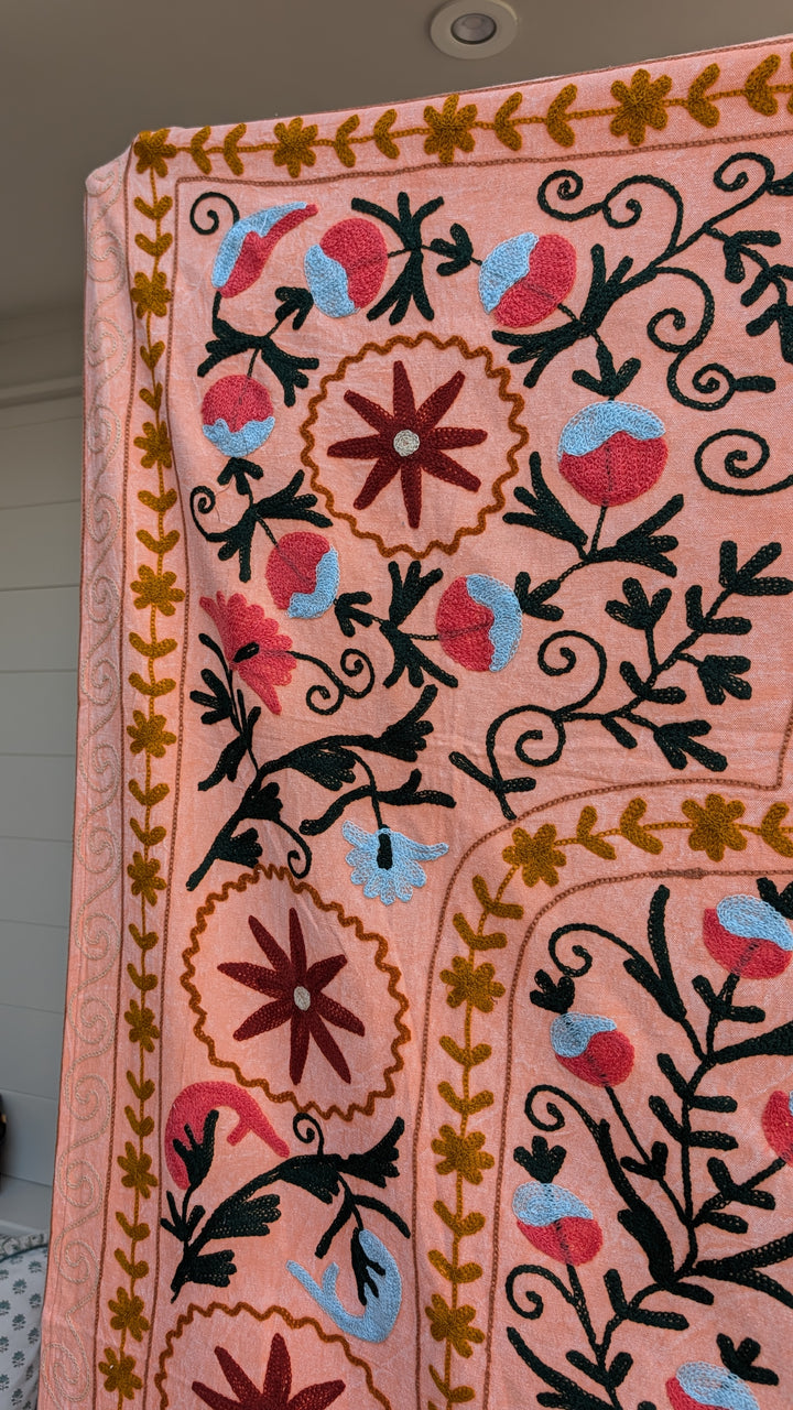 Suzani 059, Arabian Nights-throw-LNH Edit