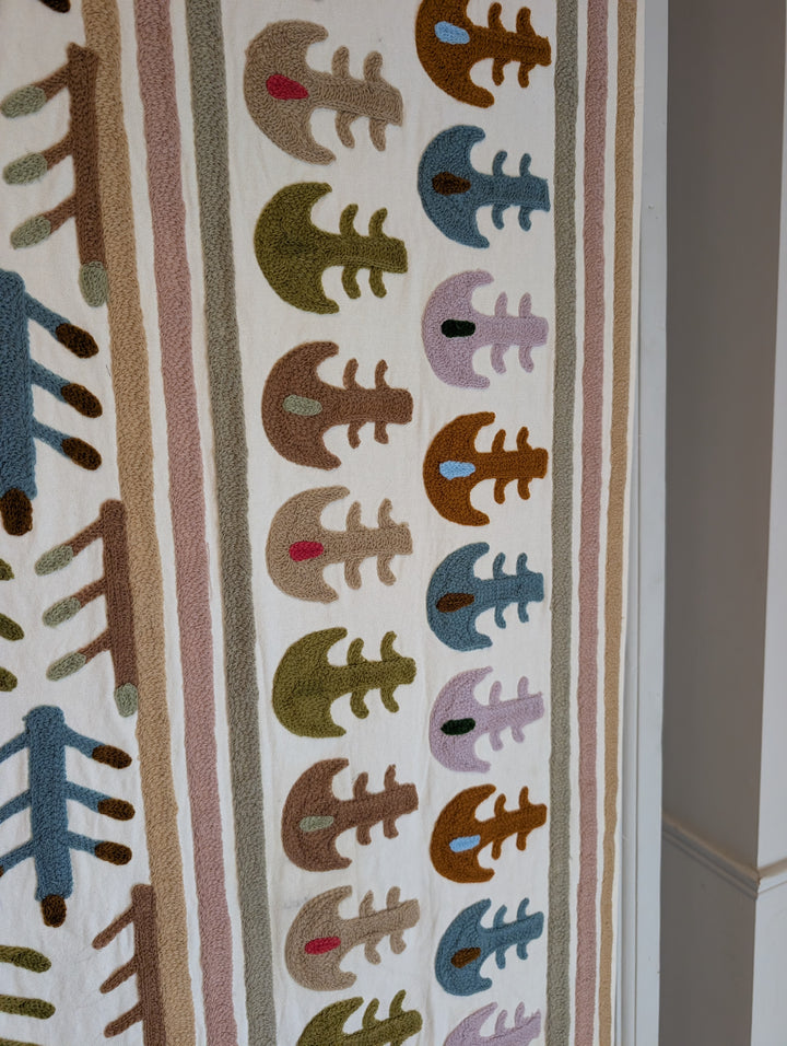 Suzani 017, Pleasing Playroom
