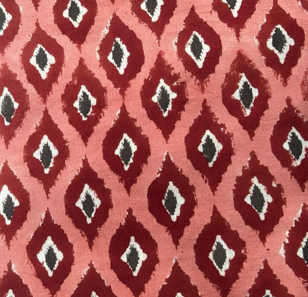 Reversible Red &amp; Green Ikat Quilted Tree Skirt
