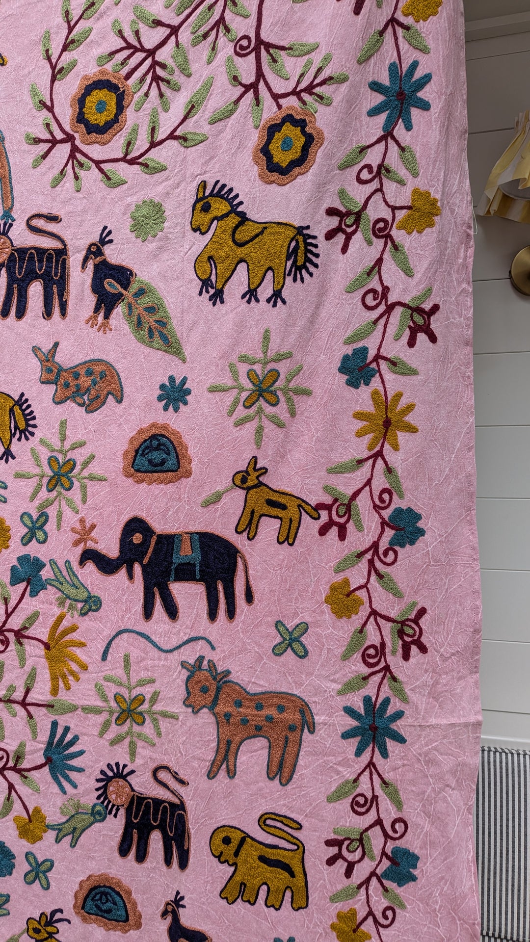 Suzani 064, Animal Pink