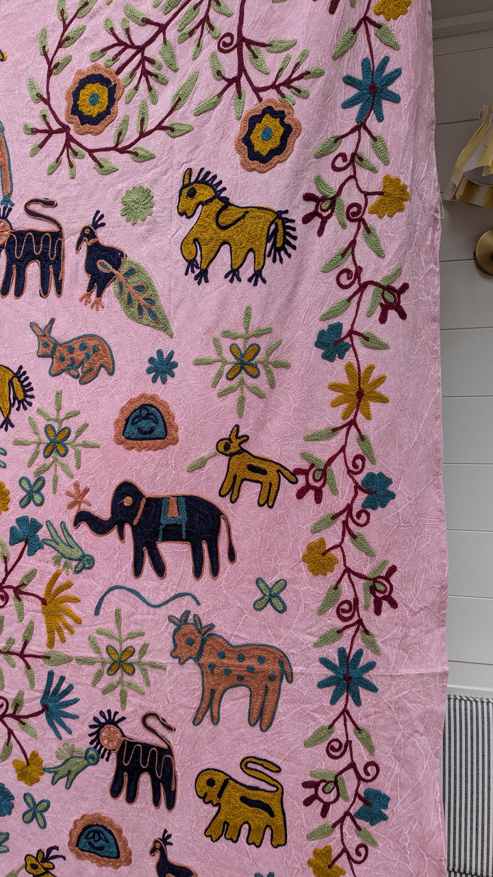 Suzani 064, Animal Pink