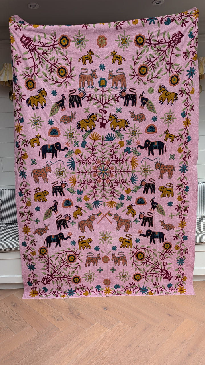 Suzani 064, Animal Pink