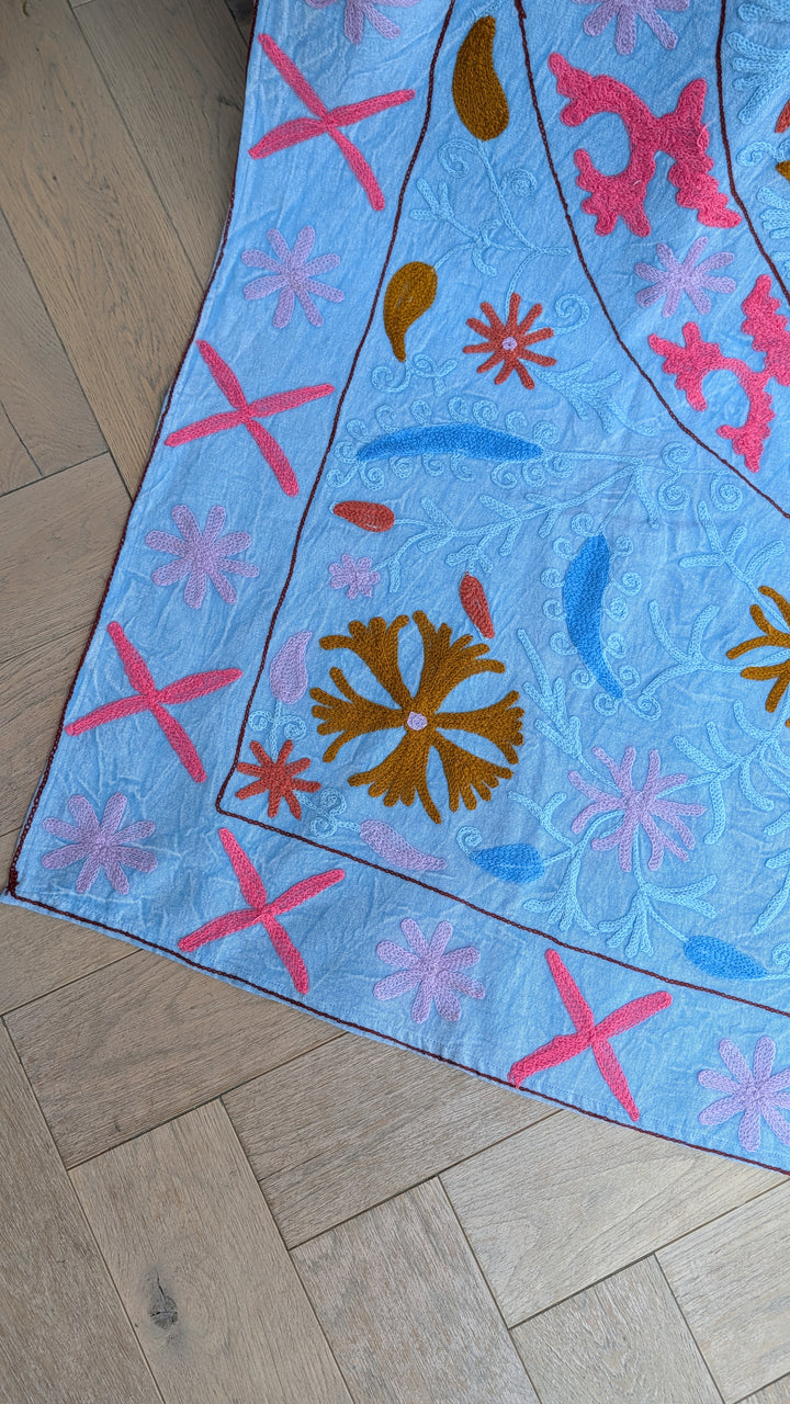 Suzani 054, Bloom-throw-LNH Edit