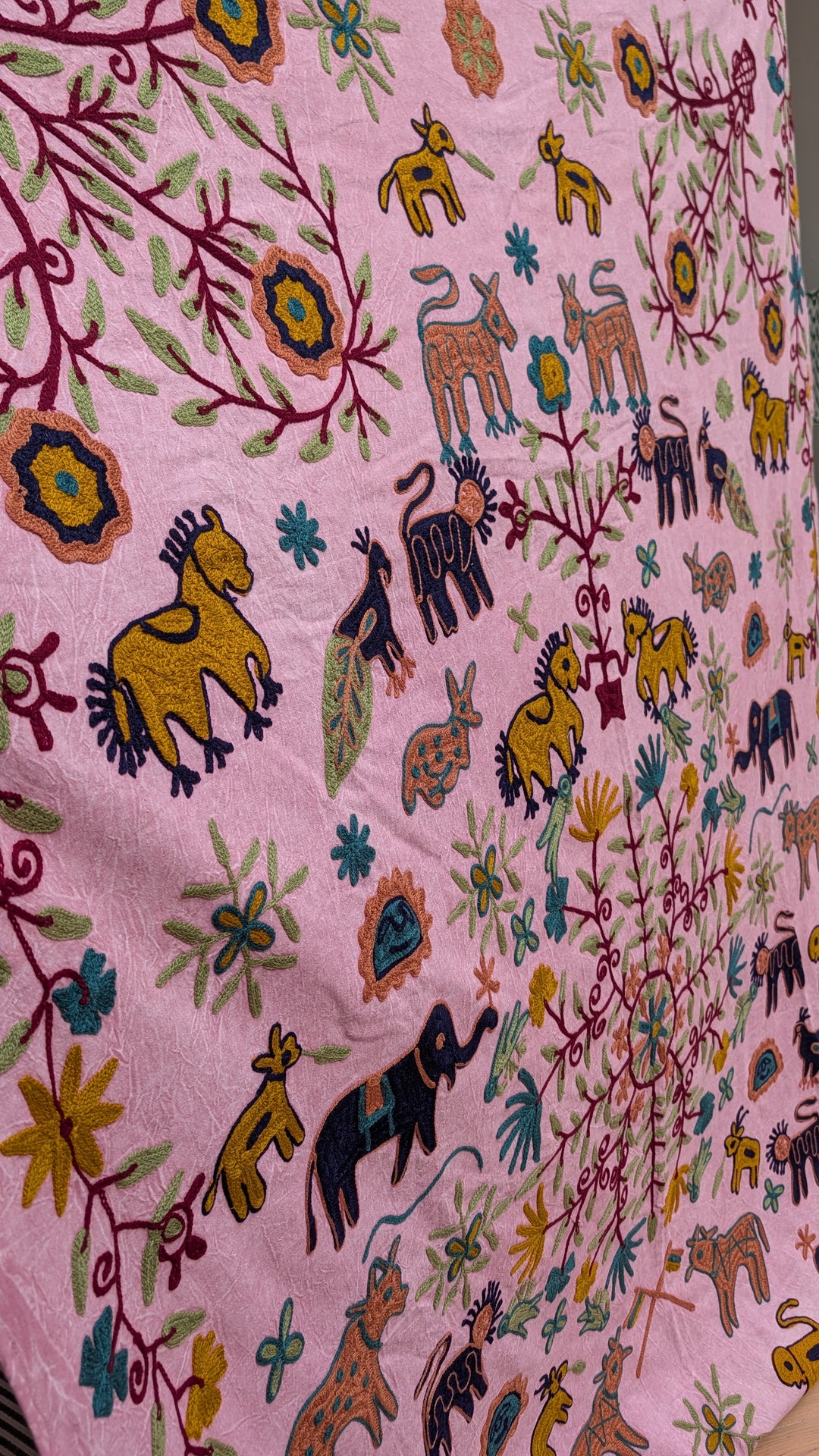 Suzani 064, Animal Pink