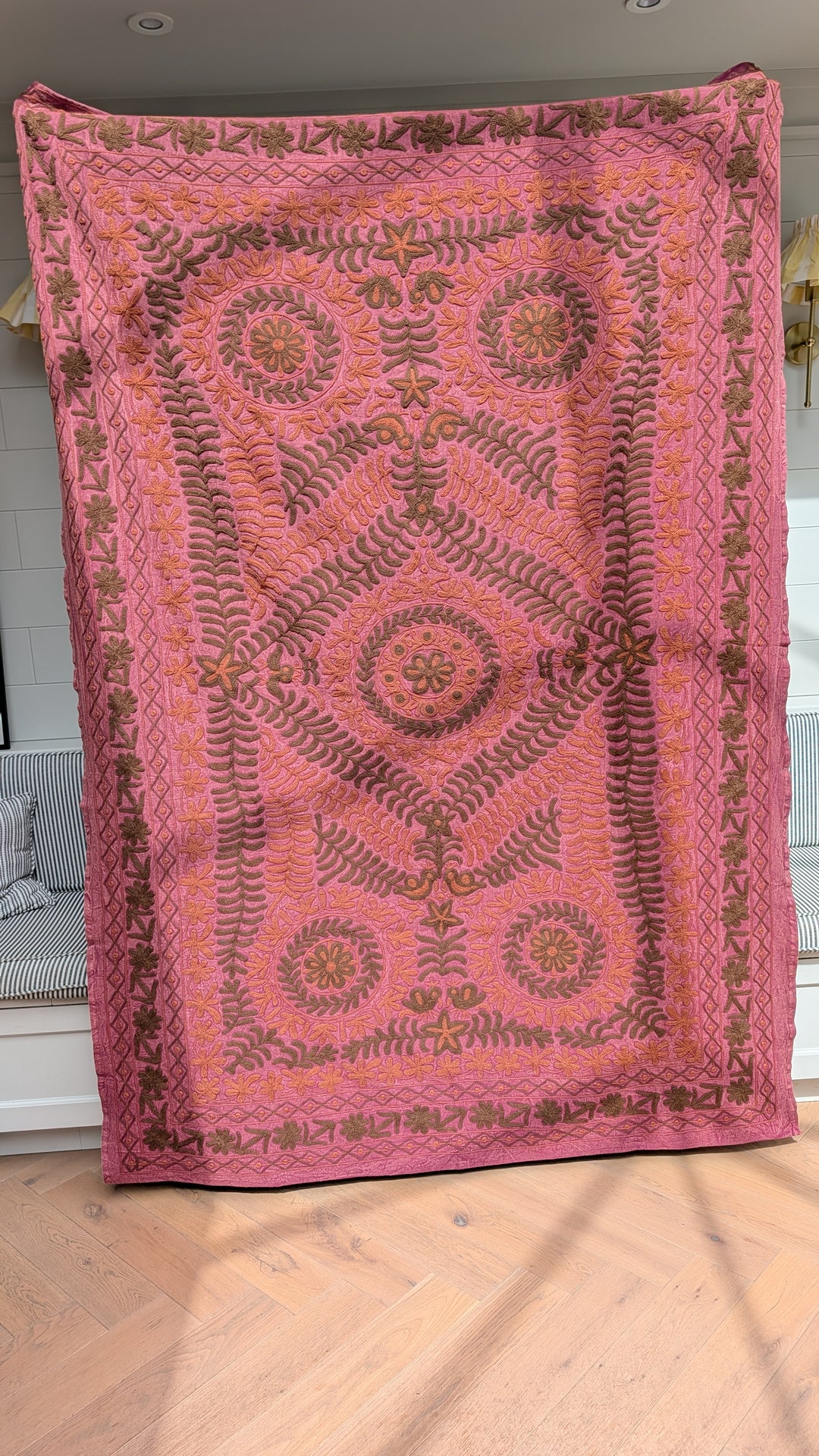Suzani 068, Raspberry jam