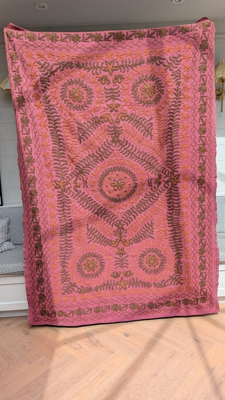 Suzani 068, Raspberry jam