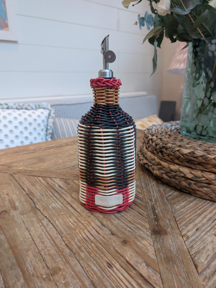 Black/Cream Woven Oil Pourer