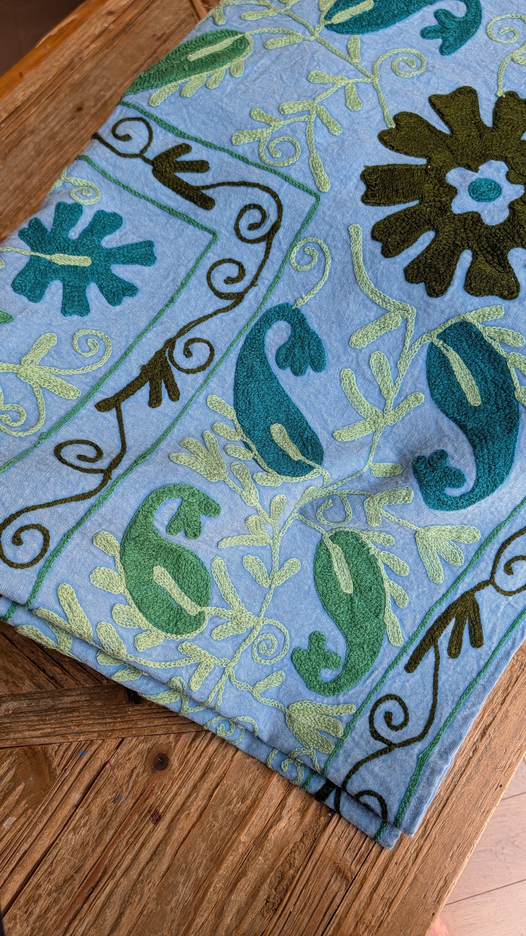 Suzani 051, Sea Breeze-throw-LNH Edit