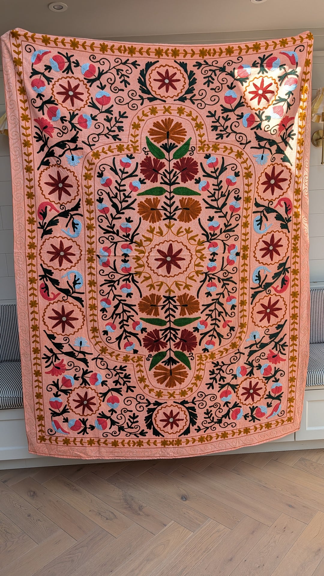 Suzani 059, Arabian Nights-throw-LNH Edit