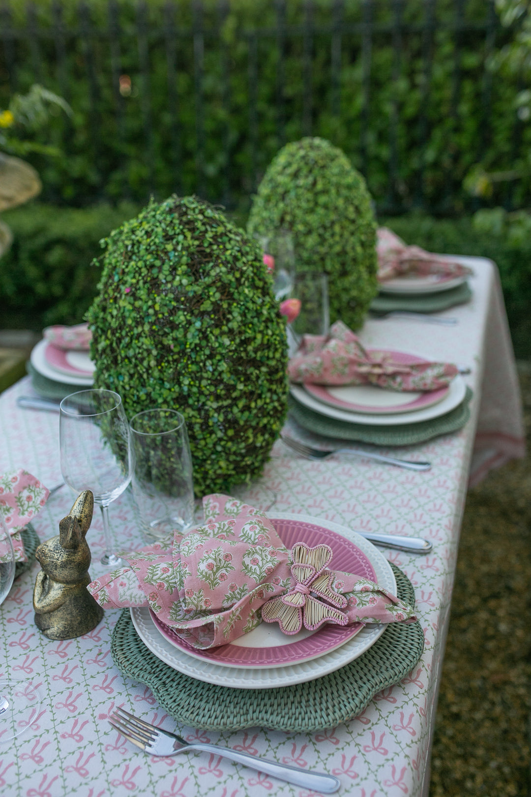 Elizabeth Pink Rectangle Tablecloth