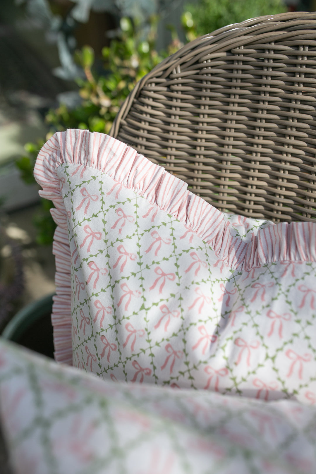 Elizabeth Pink Frill Cushion Cover-Cushion Covers-LNH Edit