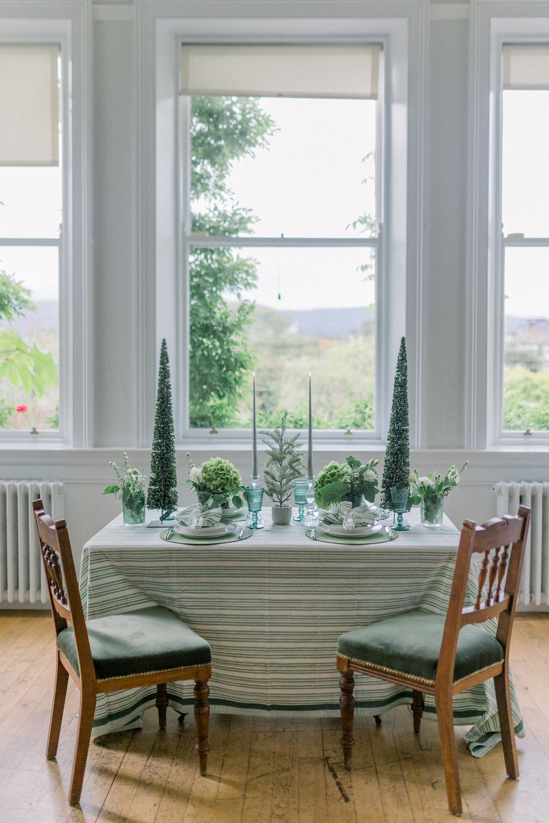 Classic Canvas Round Felt-Backed Placemat in Moss Green -sold seperately