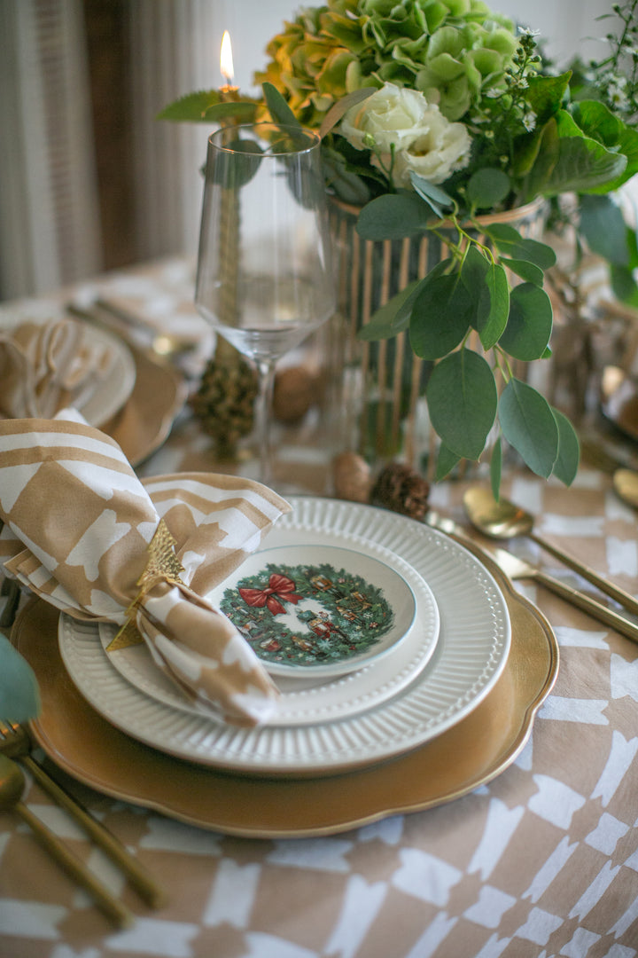 Set of 4 small Jolly Wreath Plates