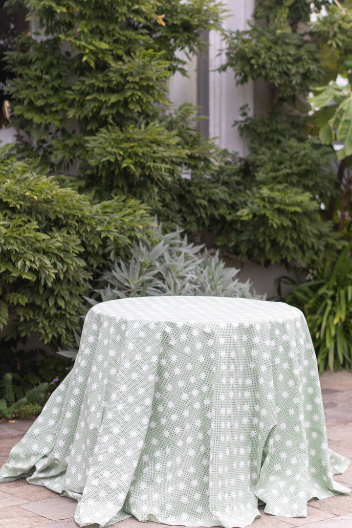 Mistletoe Round Tablecloth