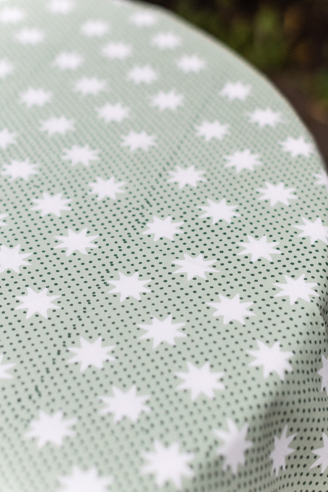 Mistletoe Round Tablecloth