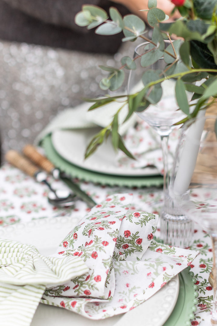 Lily Christmas Rectangle Tablecloth
