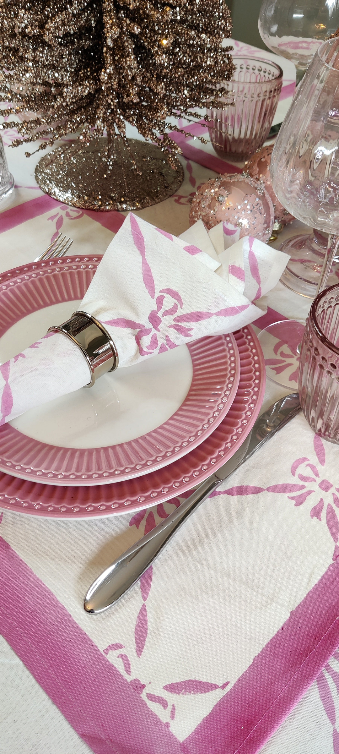 Elizabeth Pink Bow Napkin, Set of 4-Napkin Rings-LNH Edit