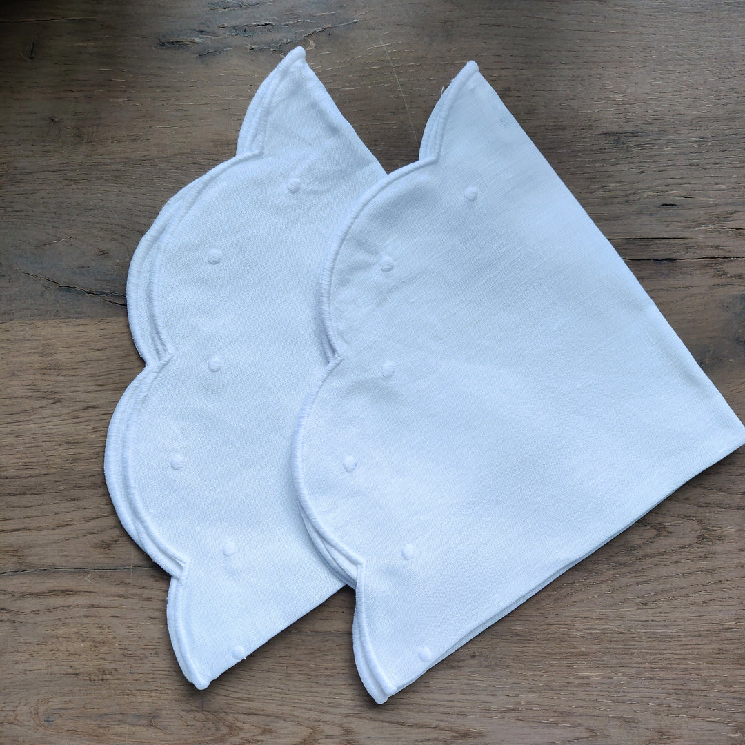 George Scalloped Linen Placemat, Set of 2-Placemats-LNH Edit